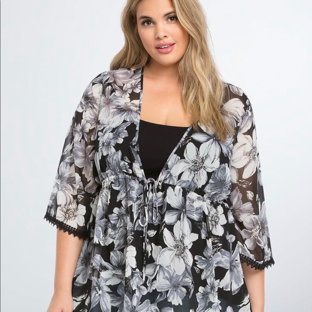 Torrid SZ 3 Tie Front Babydoll Blouse